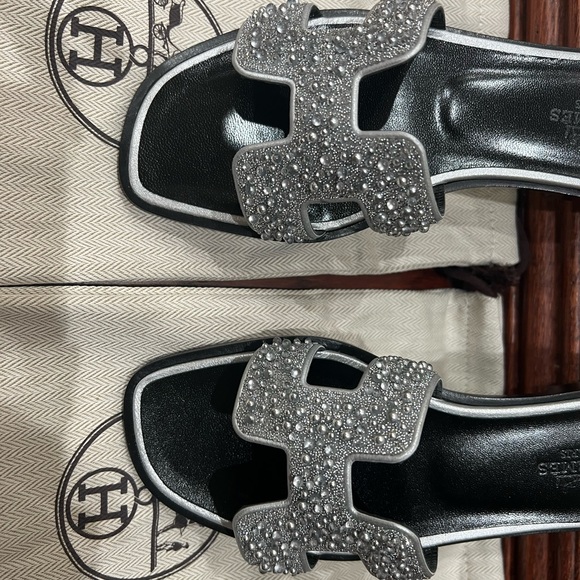 NEW Hermes Oran Suede Goatskin Crystal Oran Sandals 35.5 Gris Argente - Picture 5 of 11